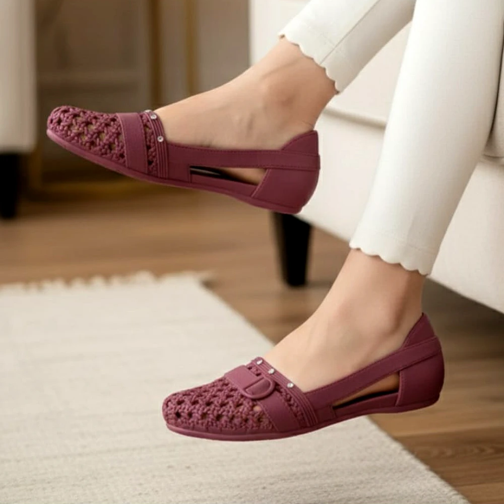 Breathable soft pumps with nugs - Product Image