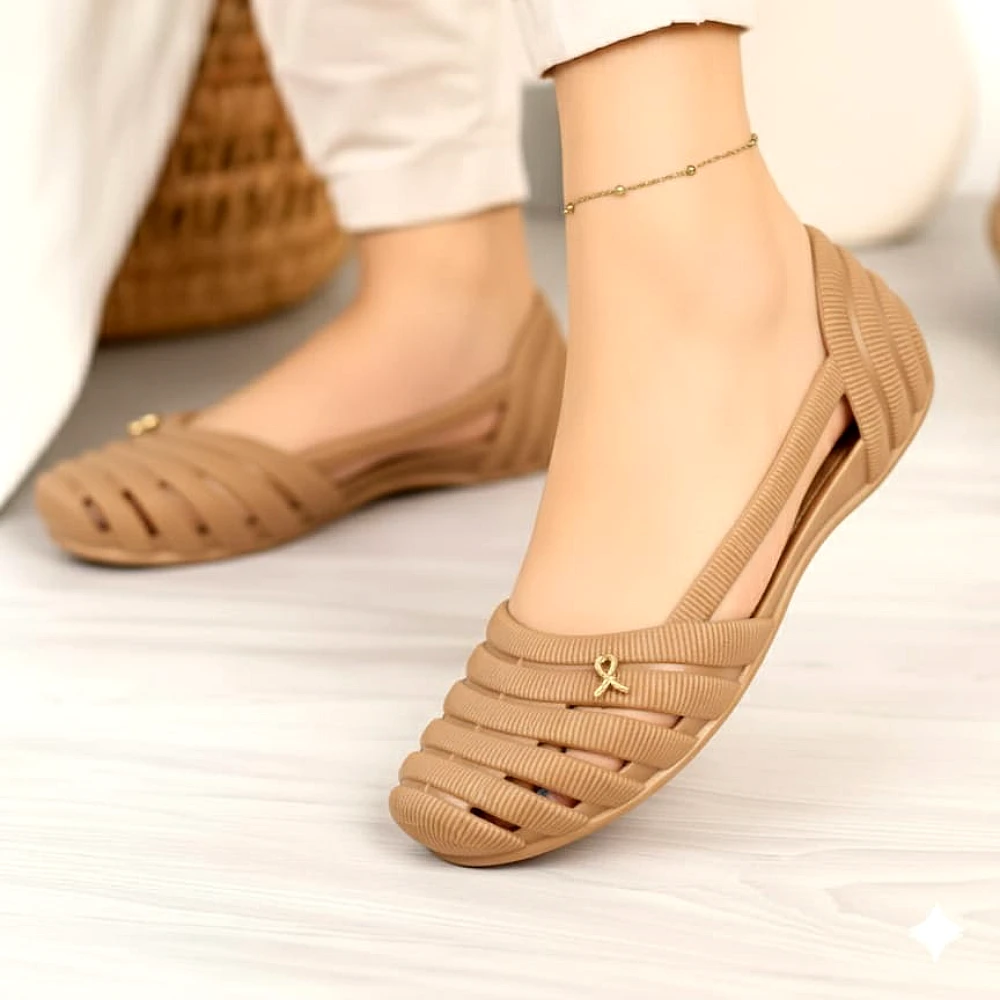 soft-bloom-straps-shoes_1249_ty32.webp